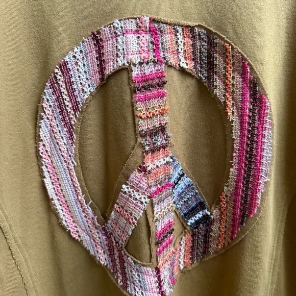 Easel Peace Patch Knit Top oversized boho tunic Size Medium - Picture 5 of 7